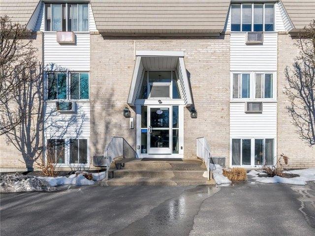 Condo for sale in Warwick, Rhode Island