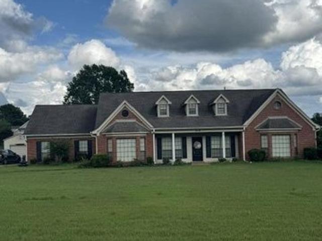 House for sale in Nesbit, Mississippi