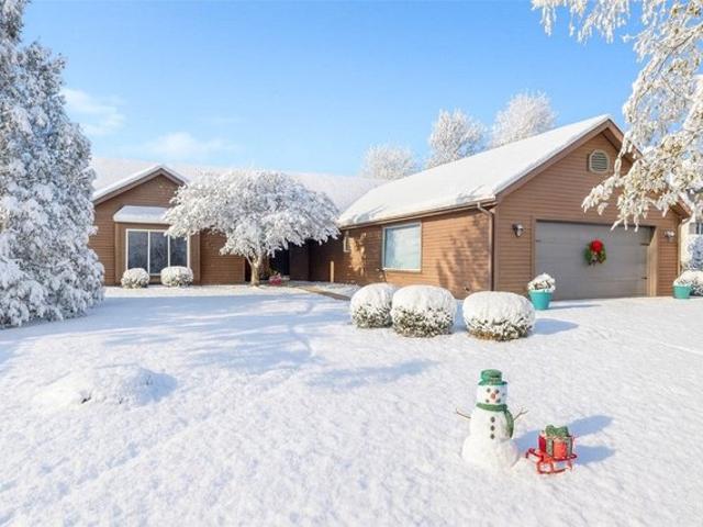 House for sale in Linn, Iowa