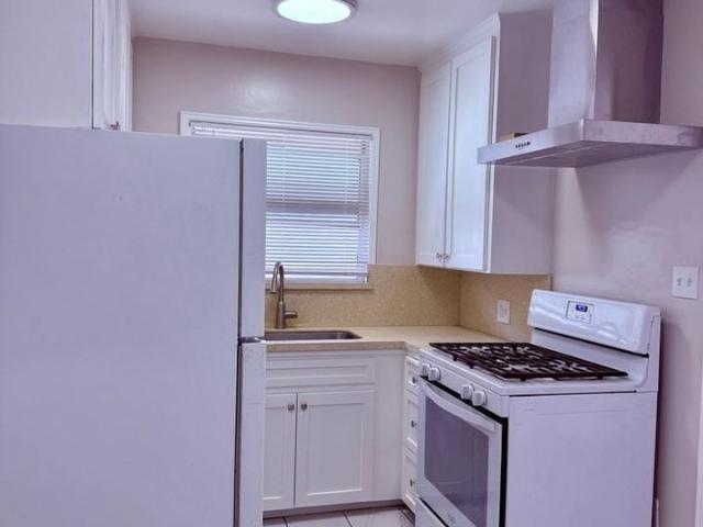 Apartment for rent in Long Beach, California