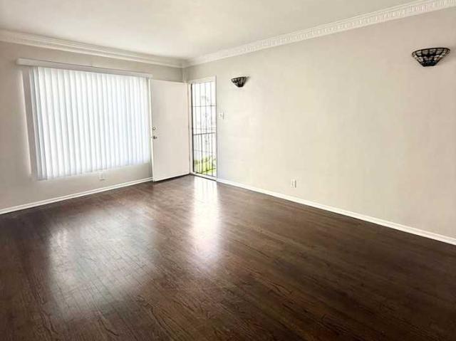 Apartment for rent in Long Beach, California