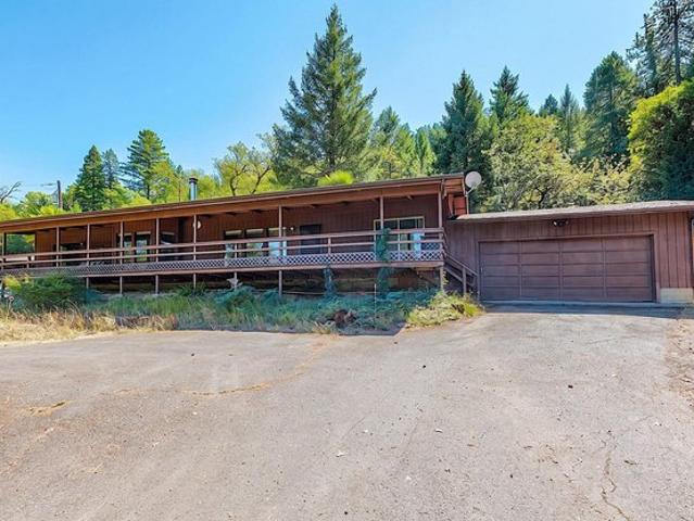 House for sale in Fruitdale, Grants Pass