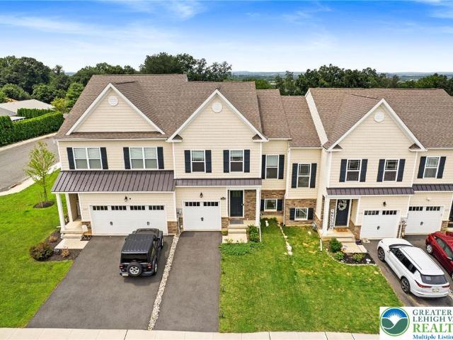 Townhouse for sale in Emmaus
