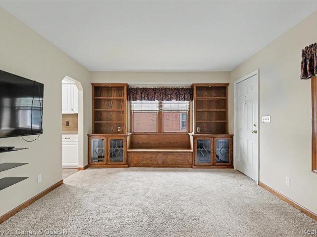 House for sale in Snow Woods, Dearborn Heights