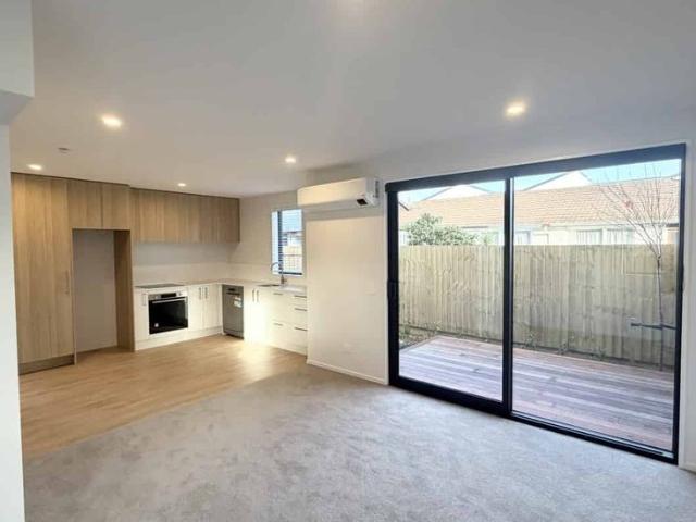 Townhouse for rent in Heathcote, Canterbury
