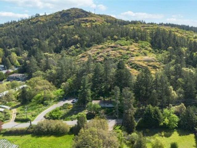 House for sale in Saanich, British Columbia