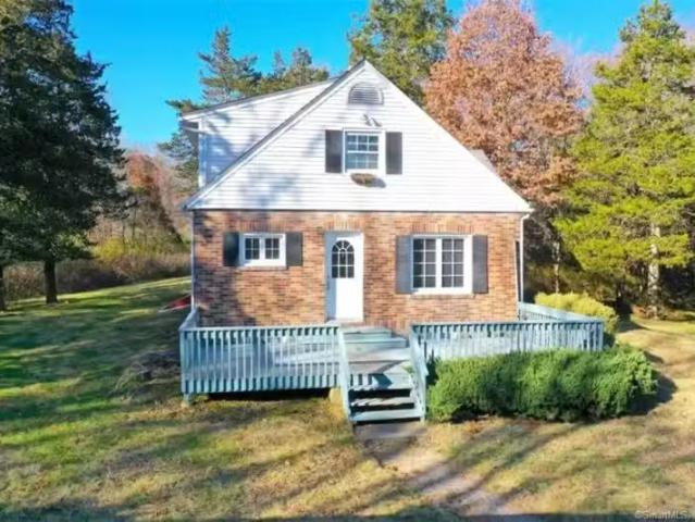 House for rent in Naugatuck