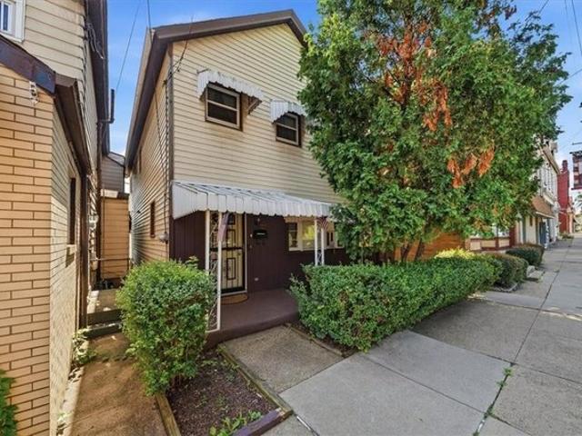 House for sale in Carnegie, Pennsylvania