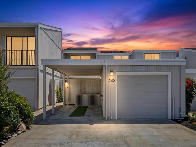 Townhouse for sale in Alameda, Alameda County
