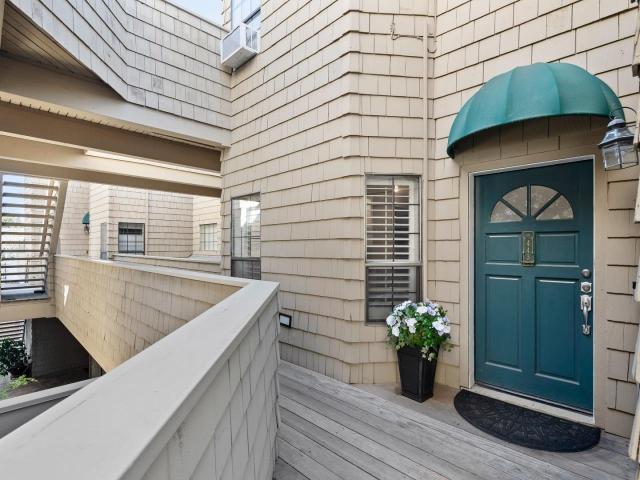 Condo for sale in Palo Alto