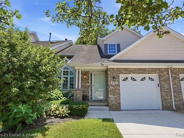 Townhouse for sale in Wixom, Michigan
