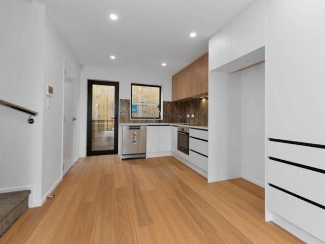 Townhouse for sale in Oratia