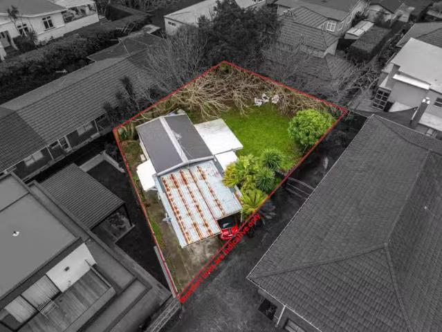 House for sale in One Tree Hill