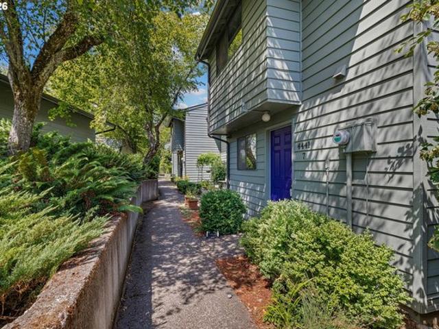 Condo for sale in Eugene, Lane County