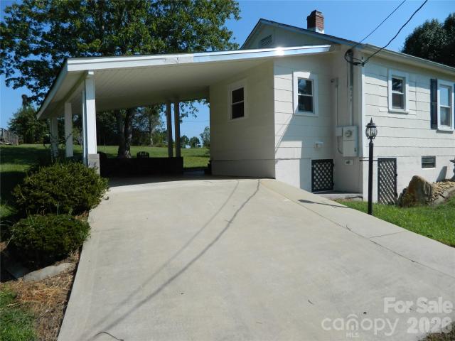 House for sale in Hudson, North Carolina