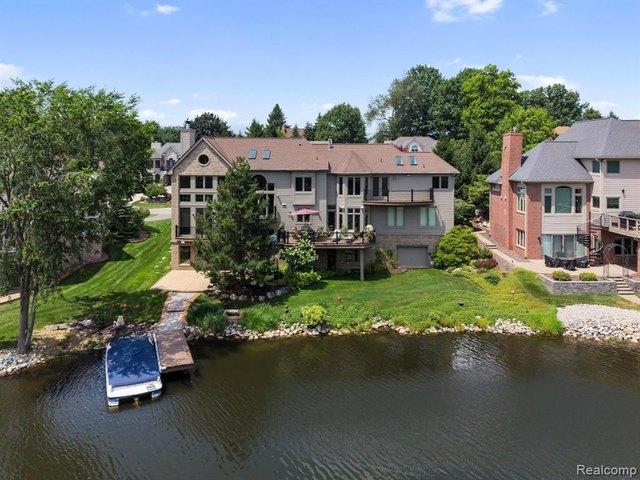 House for sale in Waterford, Michigan