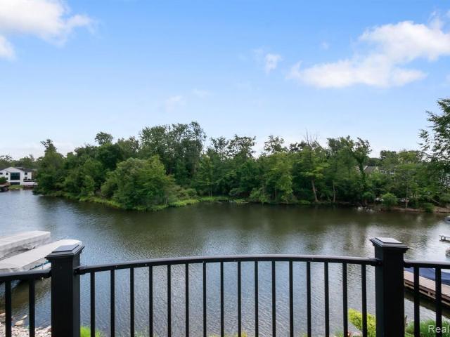 House for sale in Waterford, Michigan