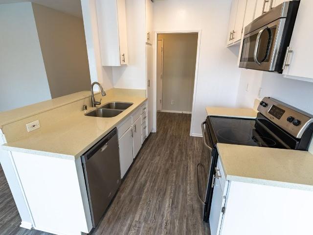 Apartment for rent in Canoga Park, California