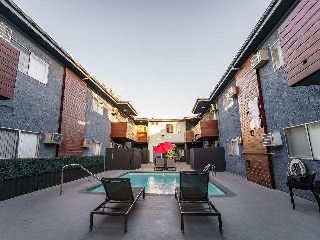 Apartment for rent in Canoga Park, California