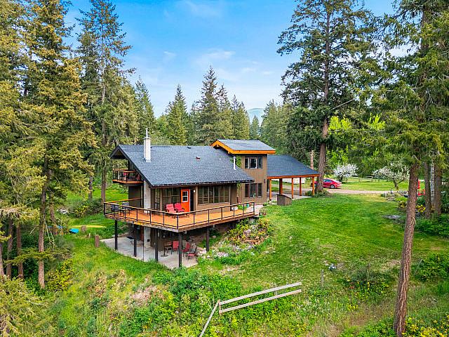 House for sale in Spallumcheen