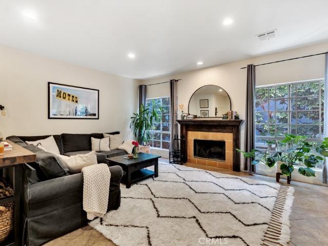 Townhouse for sale in Canoga Park, California