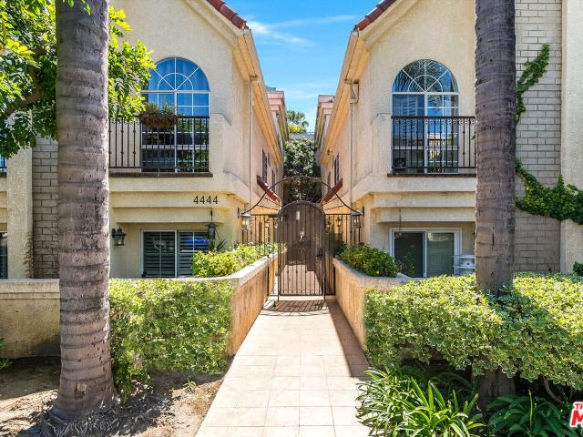Property for sale in Canoga Park, California