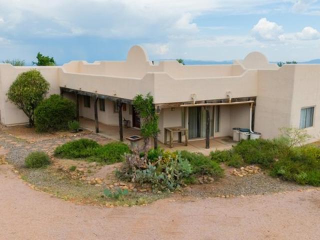 House for sale in Cochise, Arizona