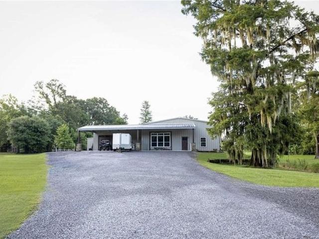 House for sale in Saint Amant, Louisiana