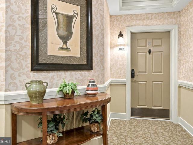 Condo for sale in Ashburn Village, Ashburn