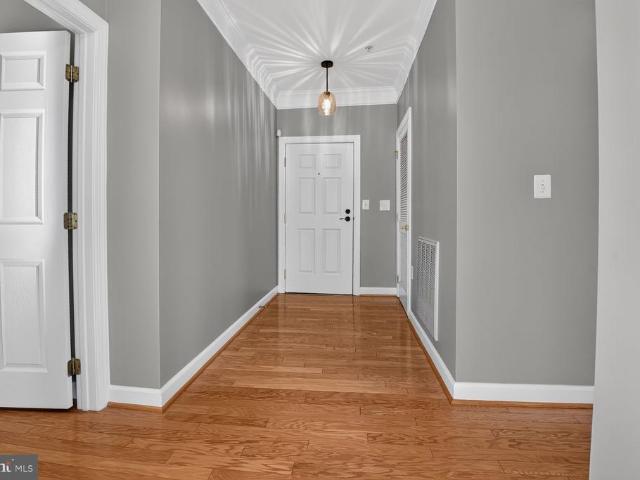 Condo for sale in Ashburn Village, Ashburn