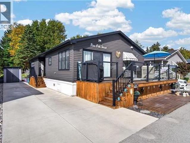 House for sale in Burlington, Golden Horseshoe