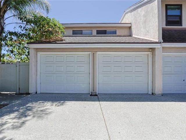 Condo for sale in Costa Mesa, California