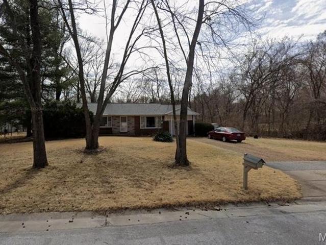 House for sale in Hill View, Ballwin