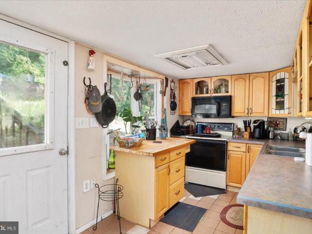 House for sale in Capon Bridge, Hampshire County