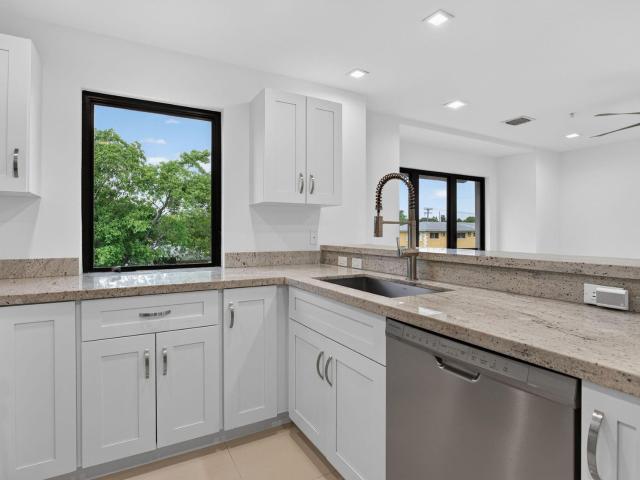 Townhouse for rent in Oakland Park, Florida