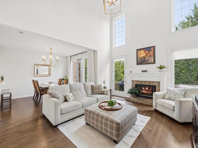 Townhouse for sale in Clarendon Hills, Illinois
