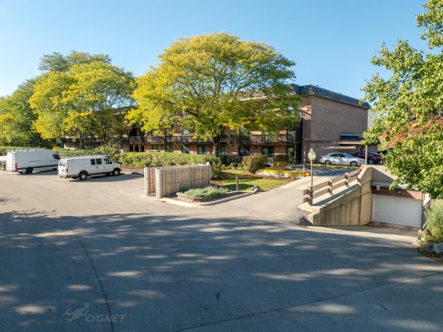 Condo for sale in Lake in the Woods, Darien