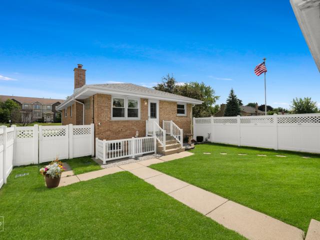 House for sale in Itasca, Illinois