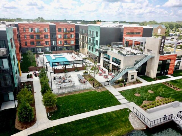 Apartment for rent in Lincolnshire, Lake County