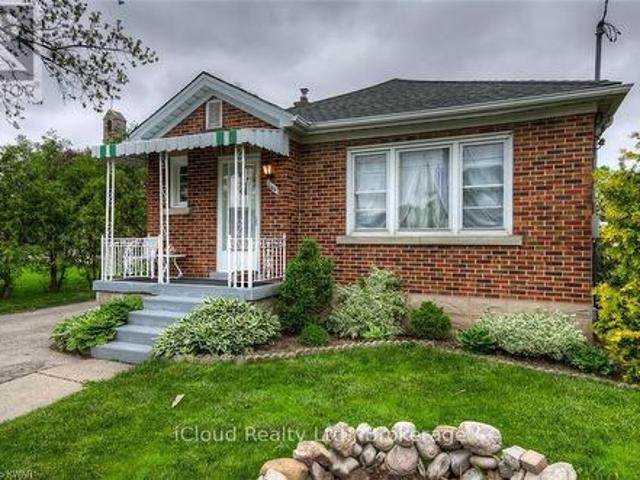 House for sale in Mill Courtland Woodside Park, Kitchener