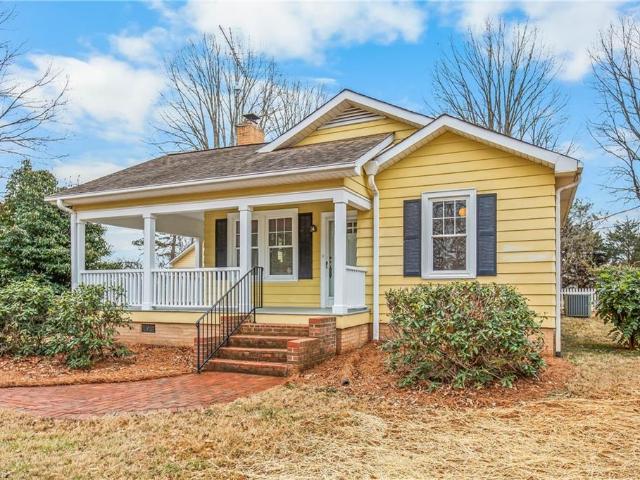 House for sale in Pfafftown, North Carolina