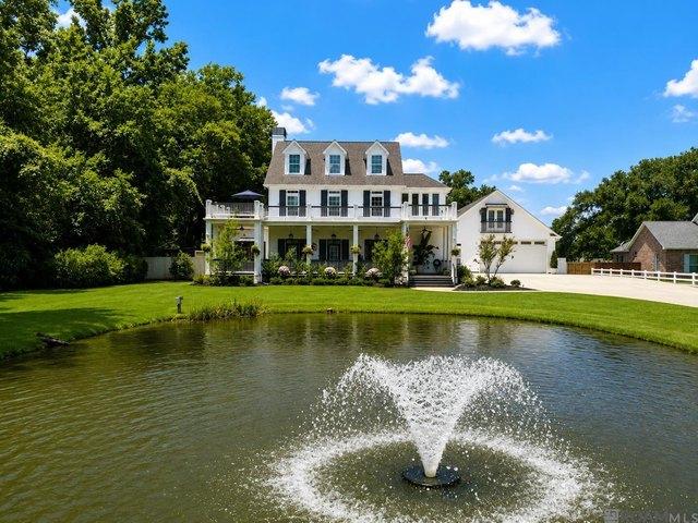 House for sale in Saint Amant, Louisiana