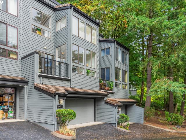 Condo for sale in Oregonia