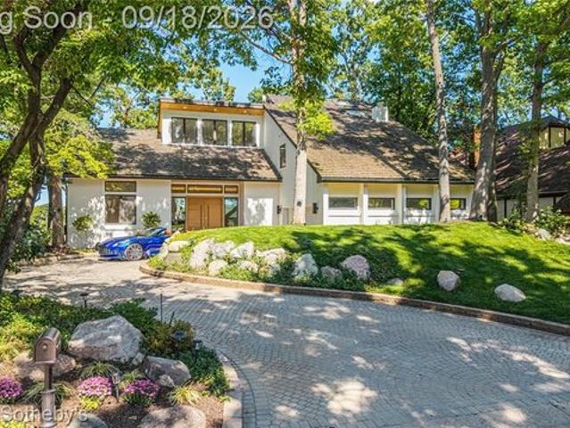 House for sale in West Bloomfield, Michigan