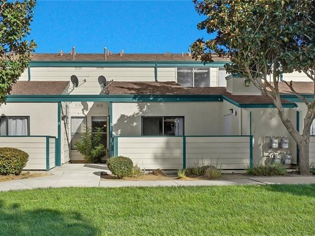 Condo for sale in Lancaster, California