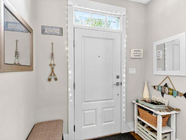 House for sale in Clayoquot, British Columbia