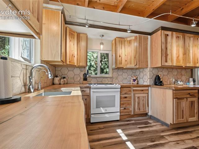 House for sale in Cascade