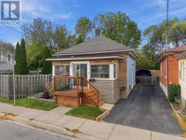 House for sale in Niagara Falls, Golden Horseshoe