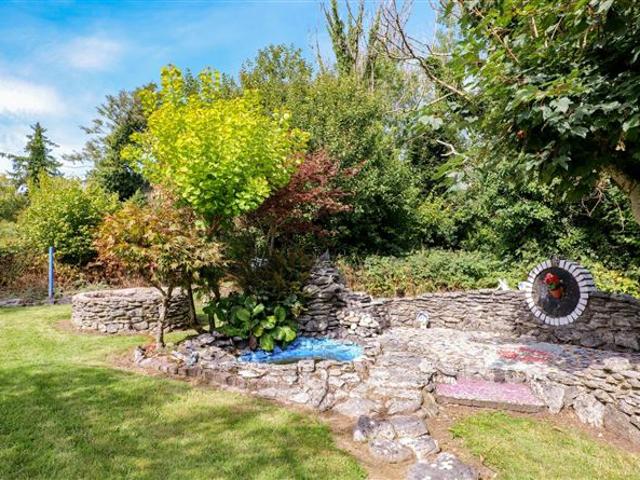 Detached House for sale in Ballynahown, Connacht