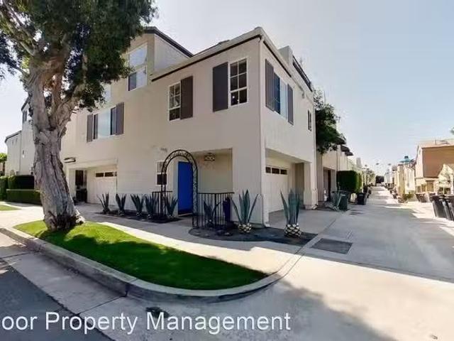 House for rent in Santa Ana, Corona del Mar